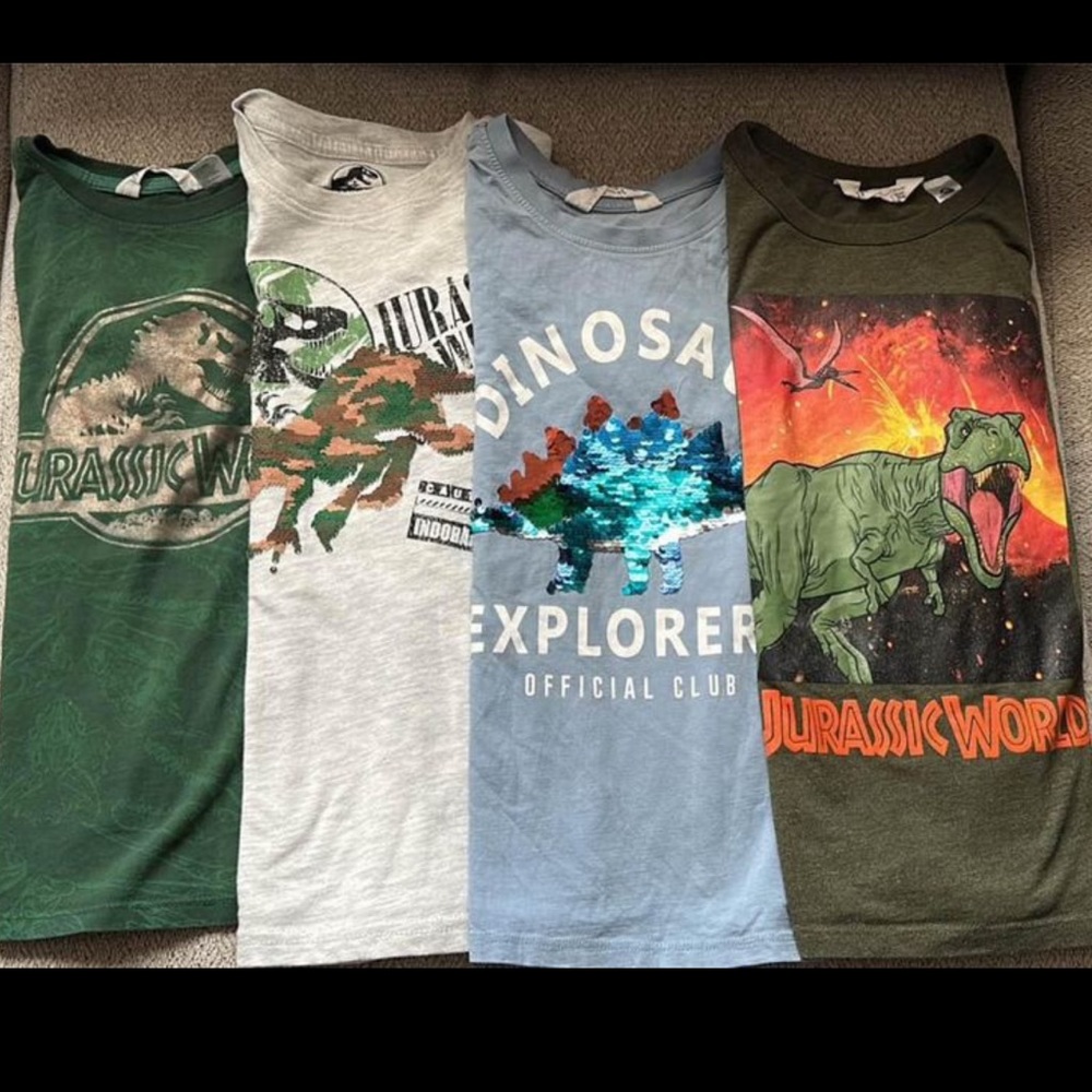 Bundle of dinosaurs T-shirt’s